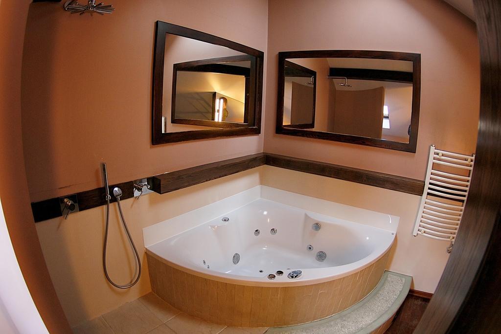 Krakow Jacuzzi Apartment Rom bilde